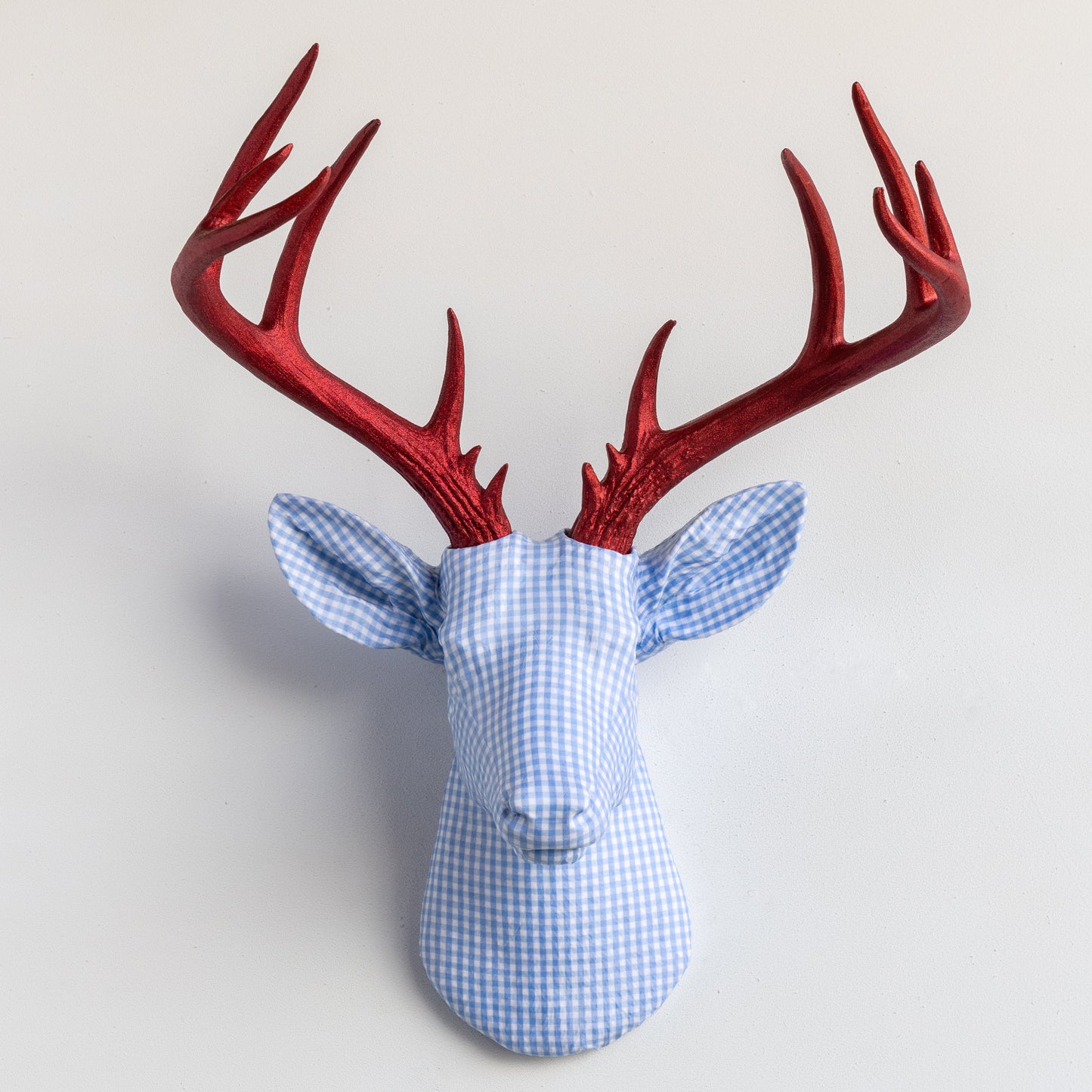 Stoffverpackter Hirschkopf - Plaid- und Tartanmuster